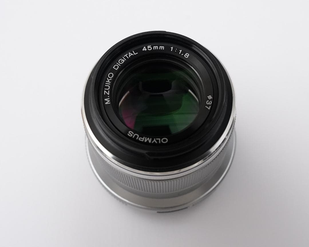 OLYMPUS M.ZUIKO DIGITAL 45mm f1.8　シルバー