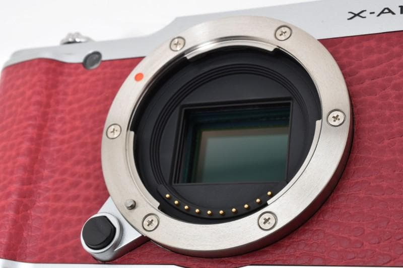 Fujifilm X-A1 ミラーレスデジタルカメラ（付属品あり）