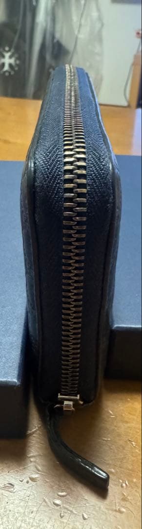 Gucci レザー GGパターン 長財布 ネイビー