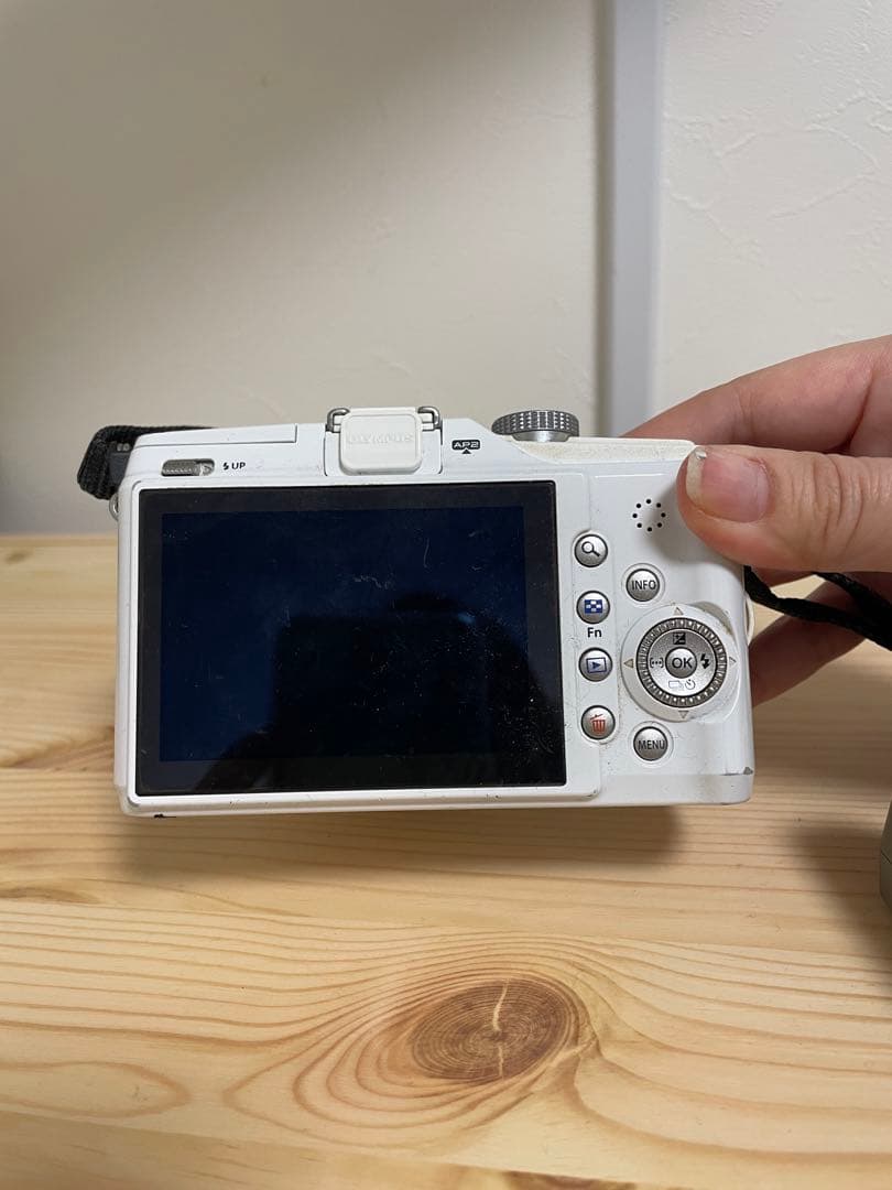 OLYMPUS E-PL2 ホワイト 本体と充電器
