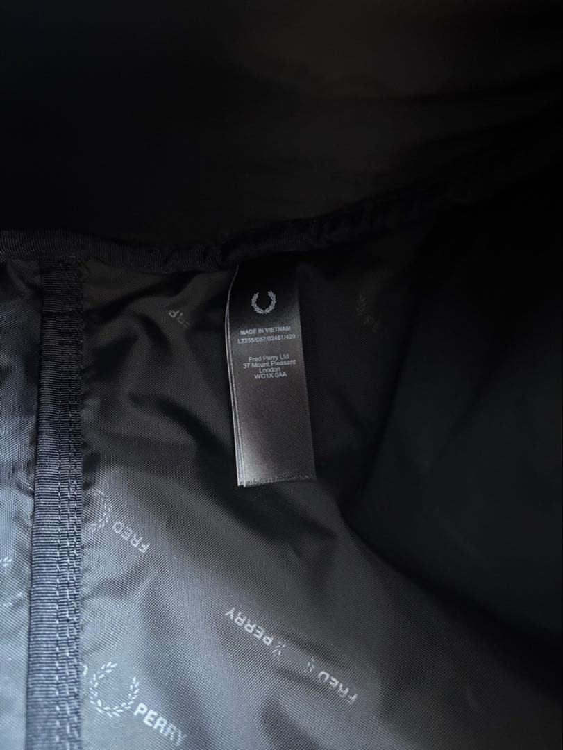 【完売品】FRED PERRY フレッドペリー　ボストンバック　ドラムバッグ