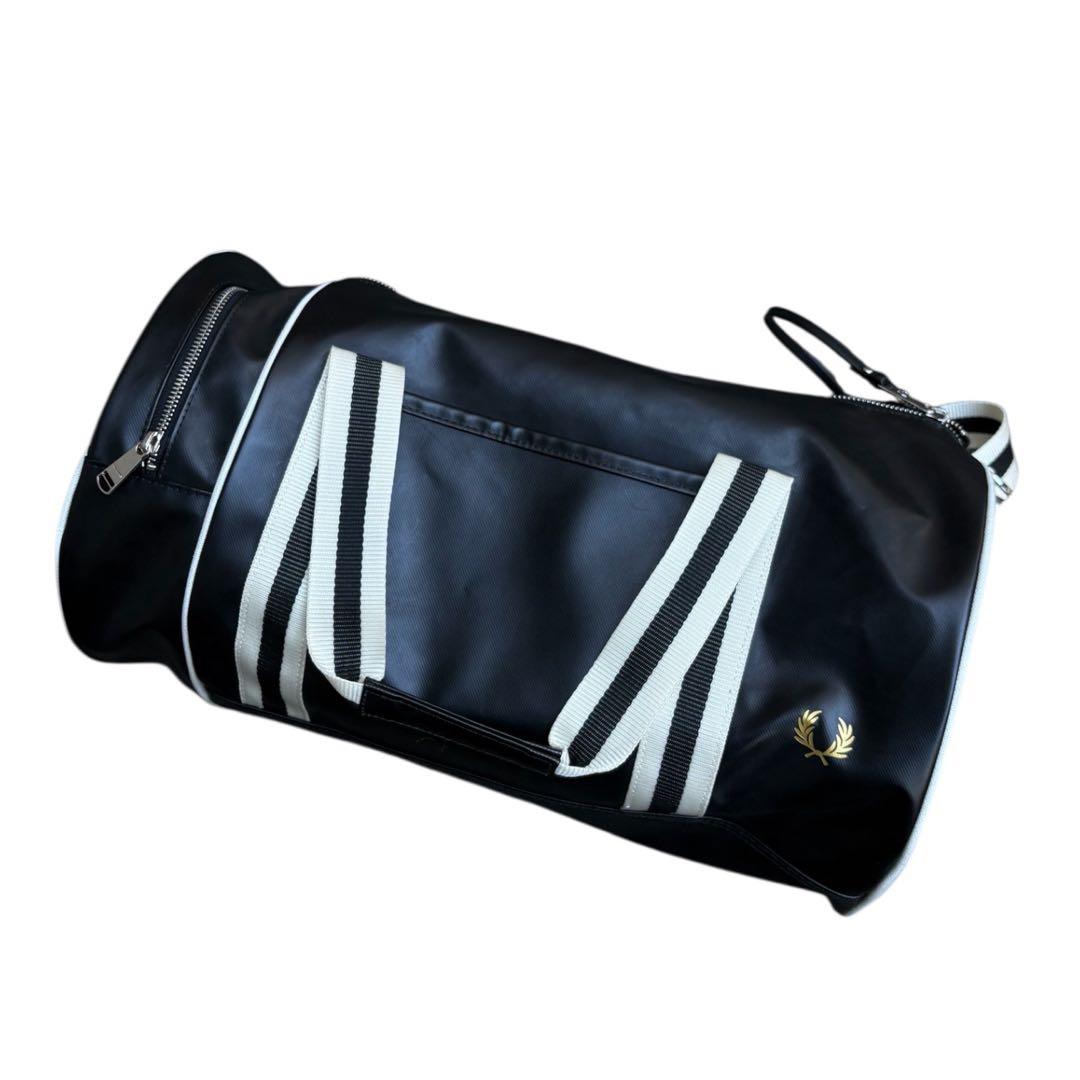 【完売品】FRED PERRY フレッドペリー　ボストンバック　ドラムバッグ