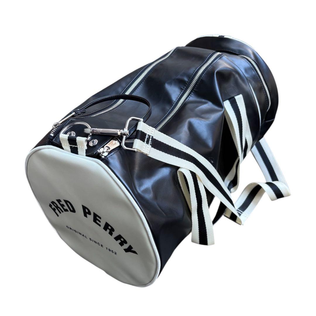【完売品】FRED PERRY フレッドペリー　ボストンバック　ドラムバッグ