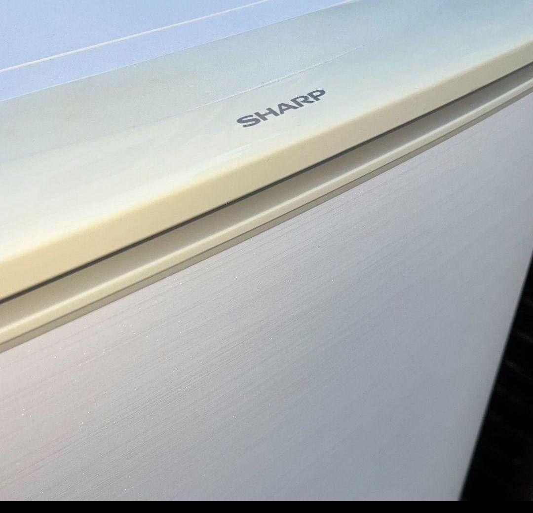 シャープ冷凍冷蔵庫137L 横縞模様付け替えどっちもドア自動霜取り機能付き