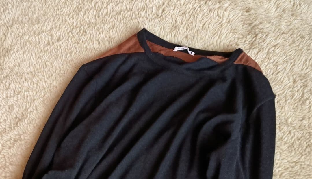 ミナペルホネン　アンゴラ100％ニット　黒