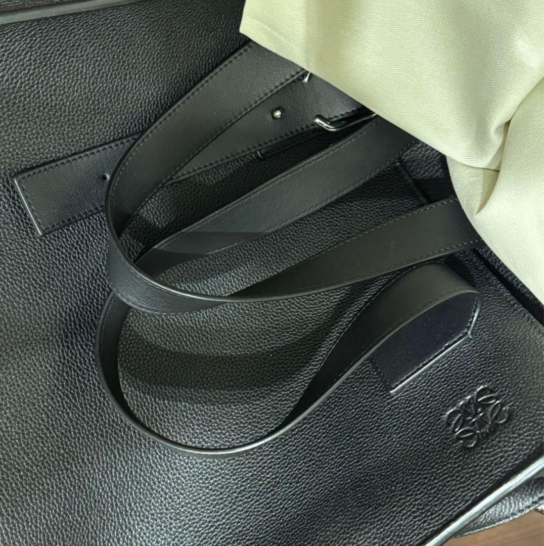 【美品】ロエベ　バックルジッパートート 黒 バッグチャーム付