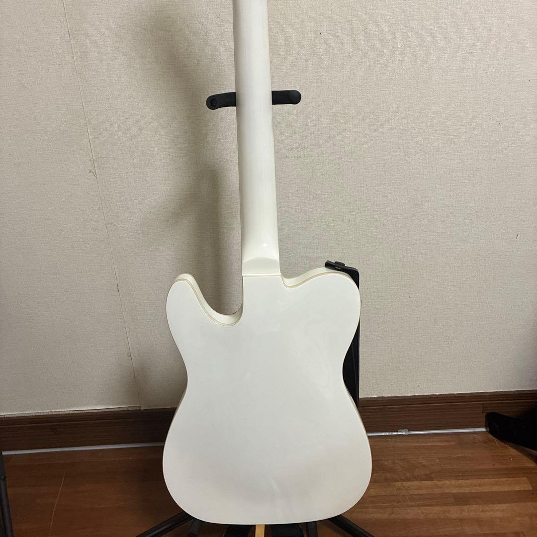 セミホロウボディ テレキャスター型エレキギター