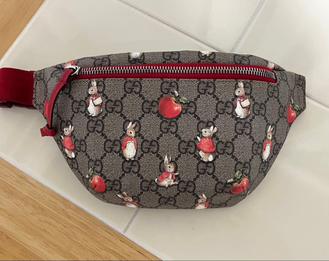 GUCCI ウエストポーチ ピーターラビット ウサギとリンゴ レディース グッチ