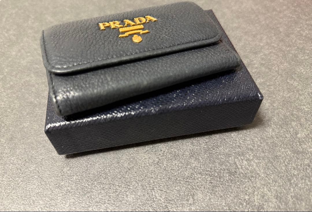 PRADA ブラック ６連キーケース