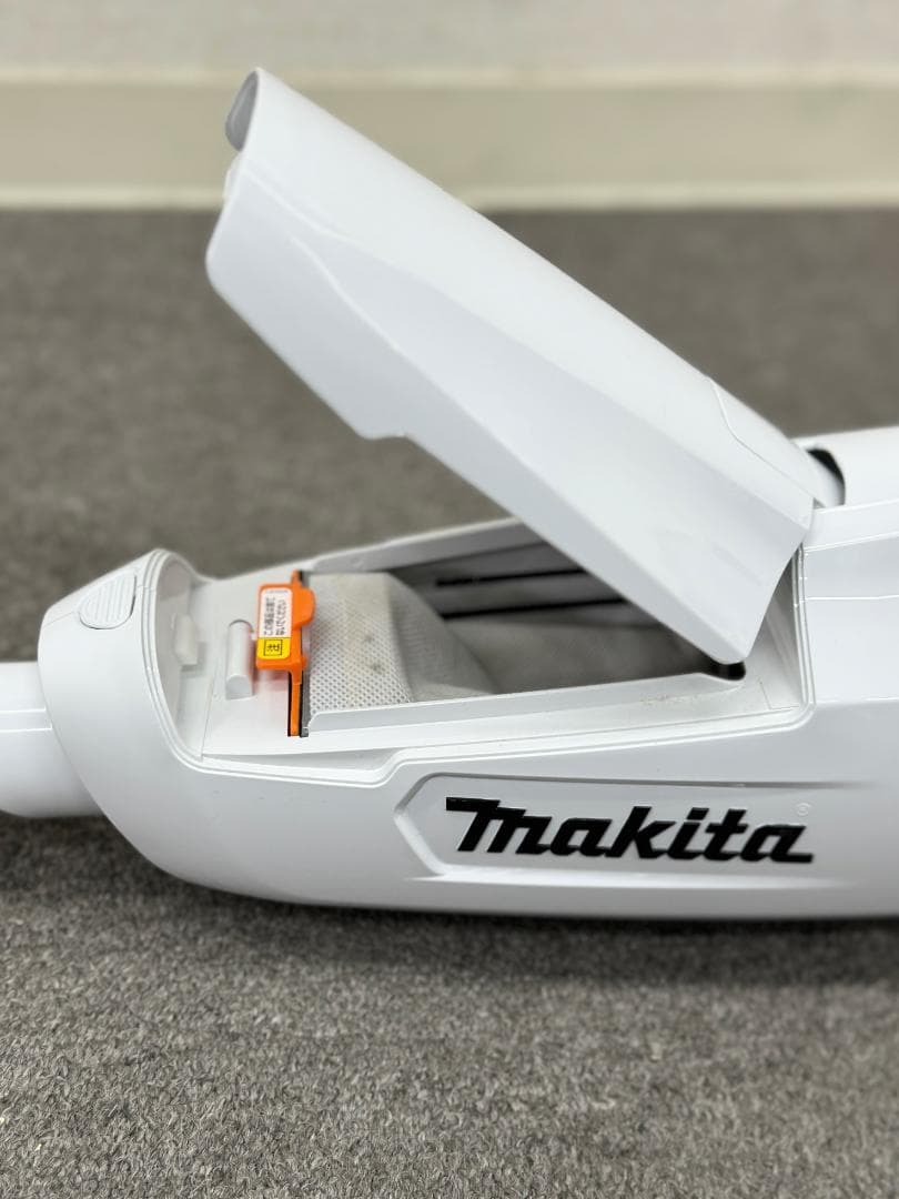 マキタ■スティック型クリーナー　CL107FD　コードレス　バッテリー充電器付き