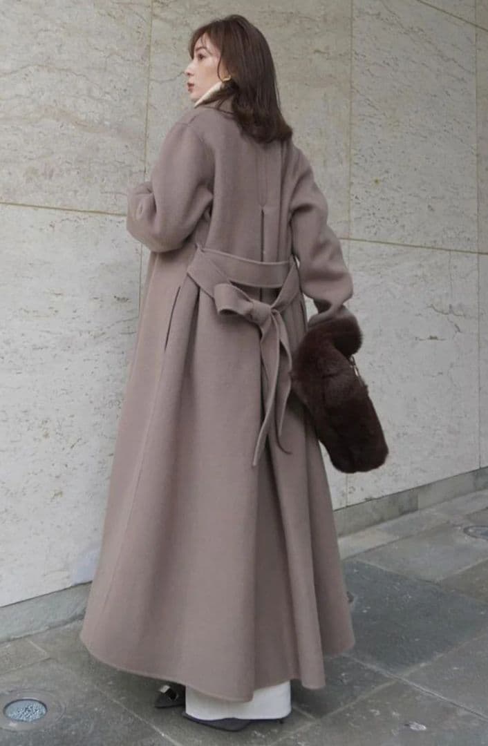 【人気】　近年モデル　アニュアンス　リバーロングコート　ロング　ベルト　Aライン