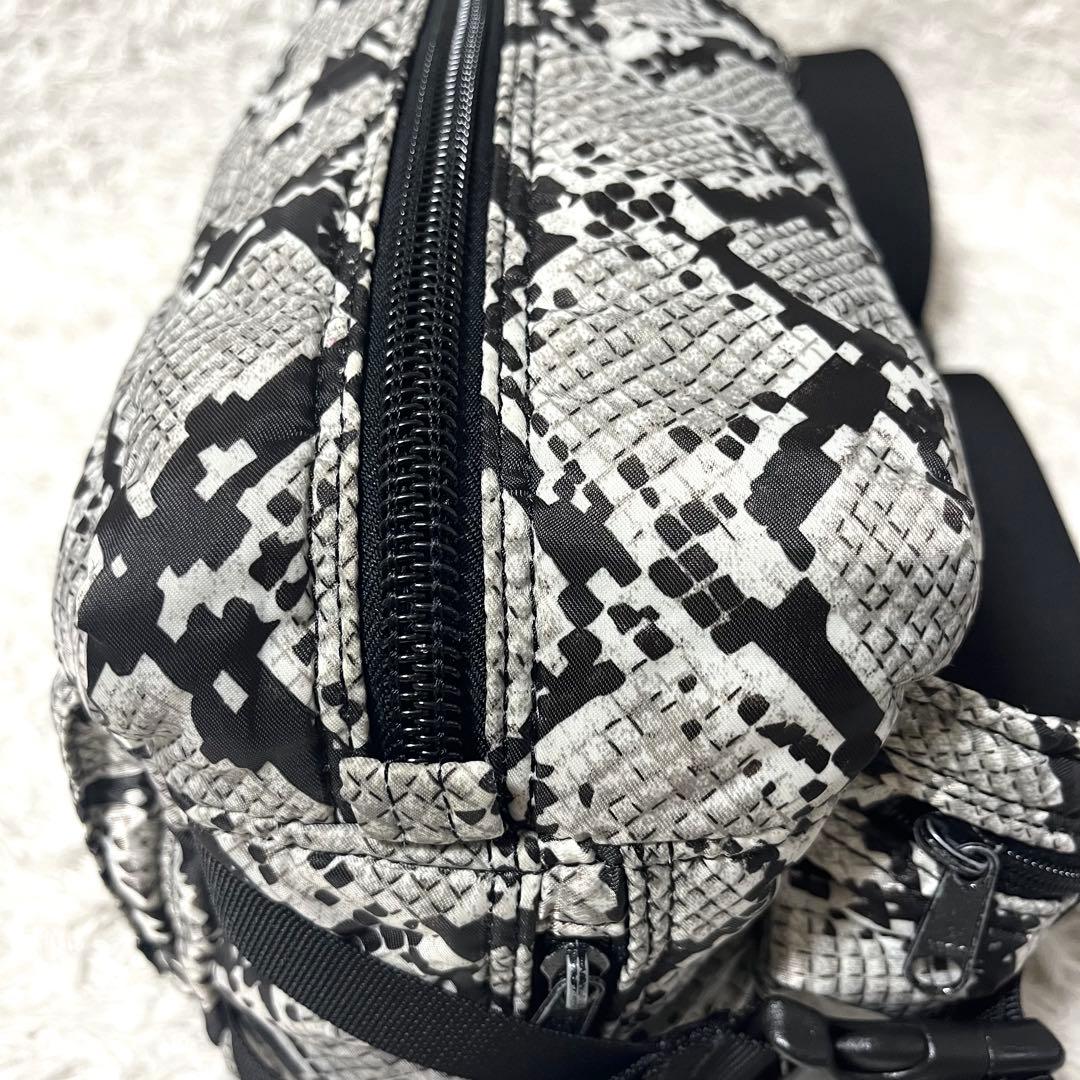 ✨美品✨廃盤品 HEAD PORTER ボディバッグ パイソン柄 ヘビ