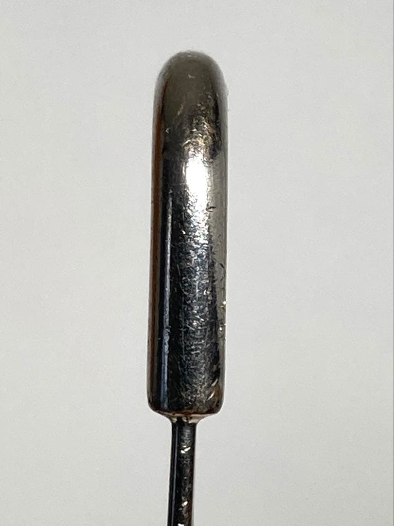 ルイヴィトン　ピンブローチ　ピンバッチ　安全ピン　シルバー系