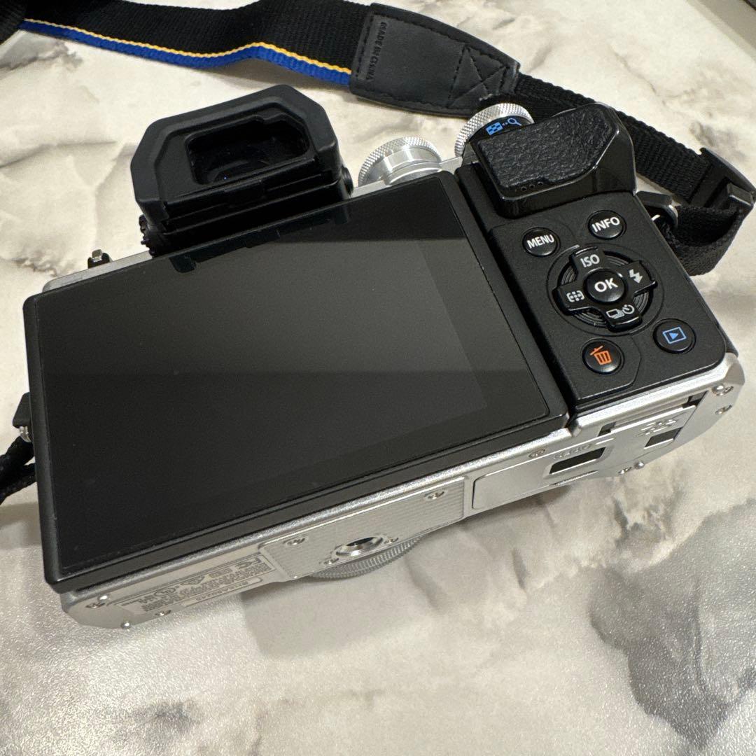 超美品☆OLYMPUS OM-D E-M10 MarkIII ダブルズームセット