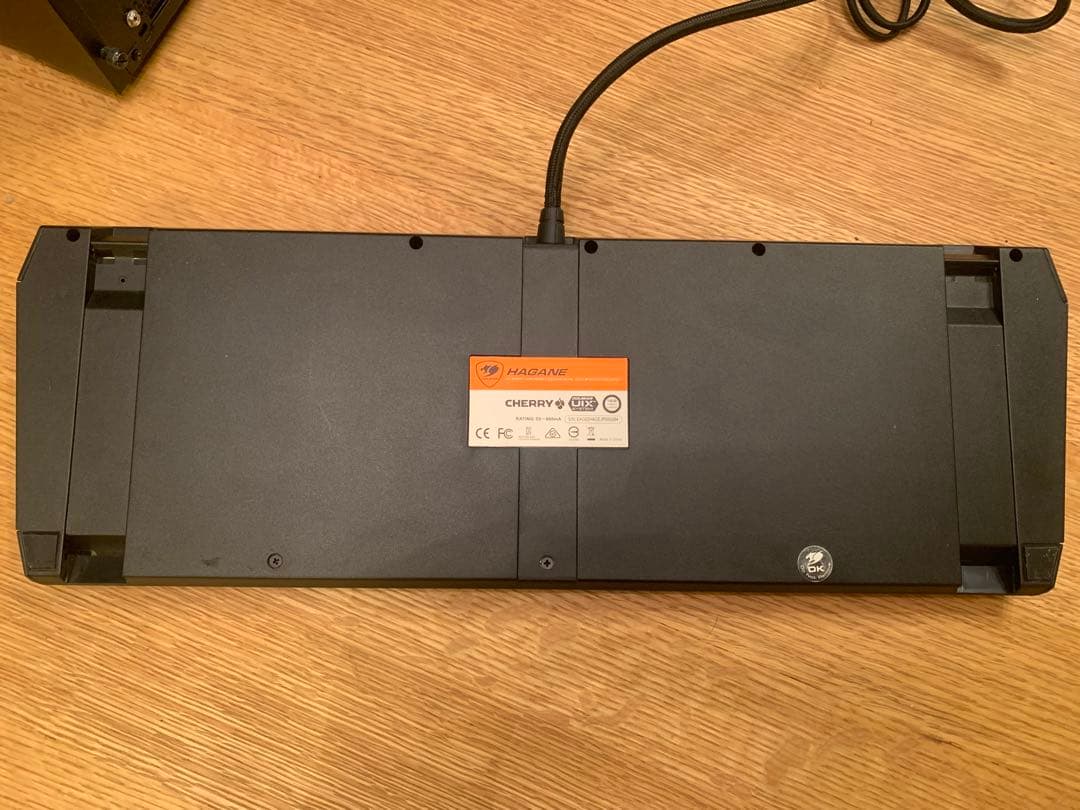 ゲーミングキーボード　COUGAR HAGANE