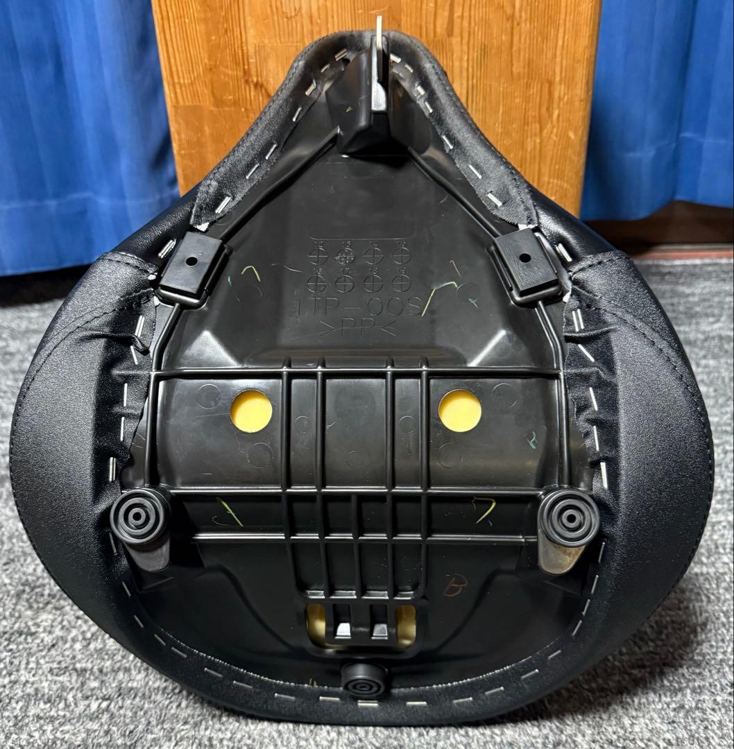 美品 ほぼ未使用 YAMAHA ヤマハ BOLT ボルト 純正 シート