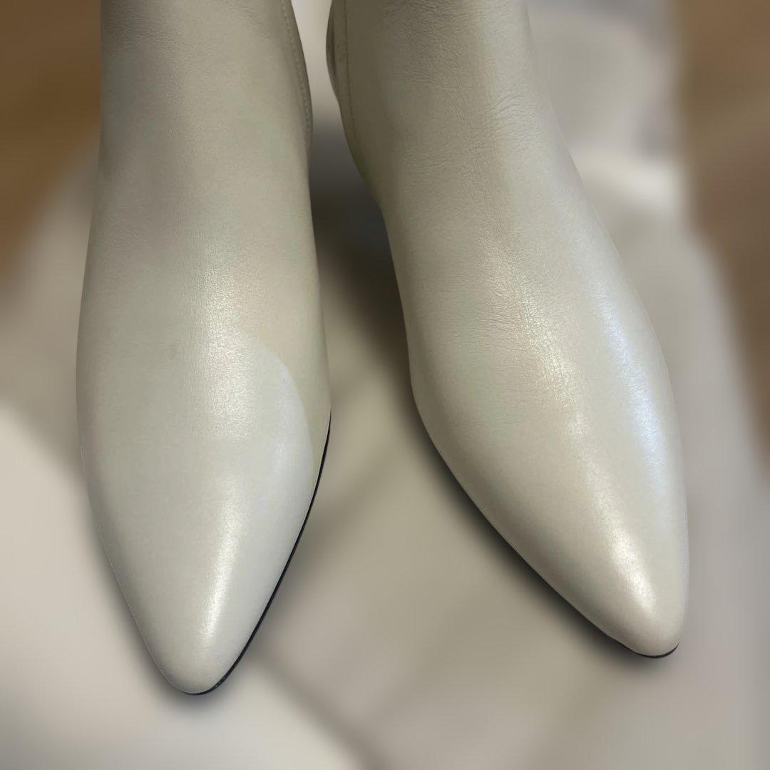 再値下げTHE ROW ホワイト ポインテッドトゥ Coco37