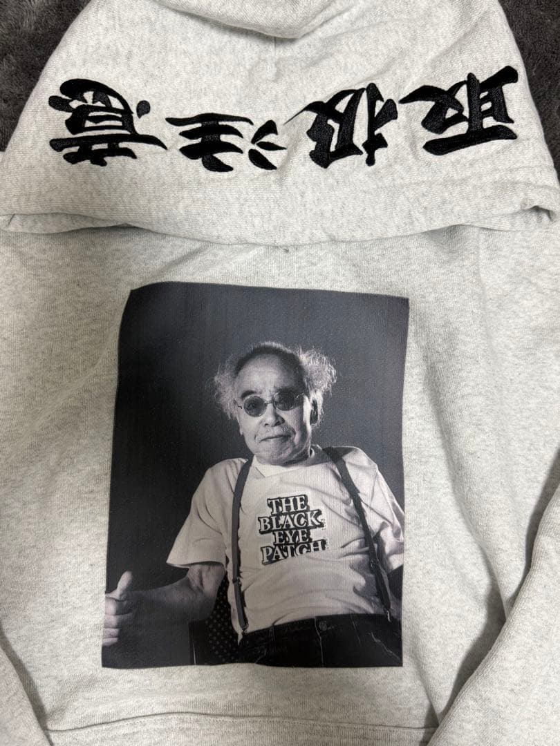 BLACK EYE PATCH パーカー