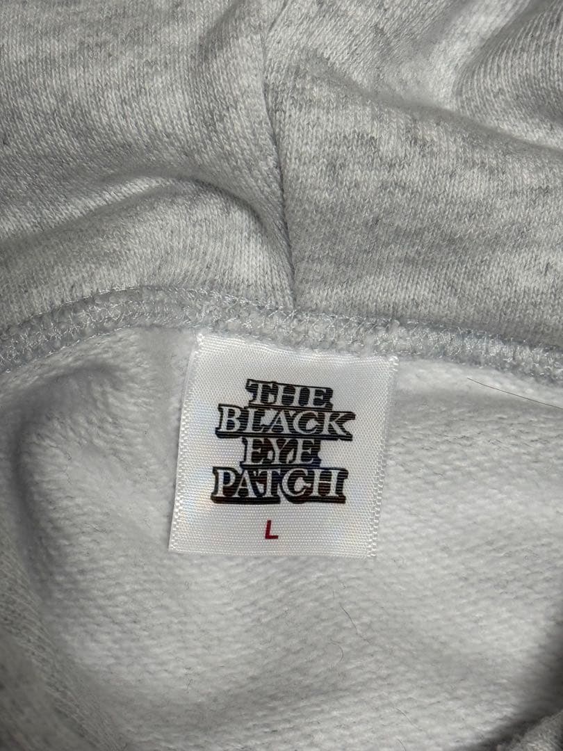 BLACK EYE PATCH パーカー
