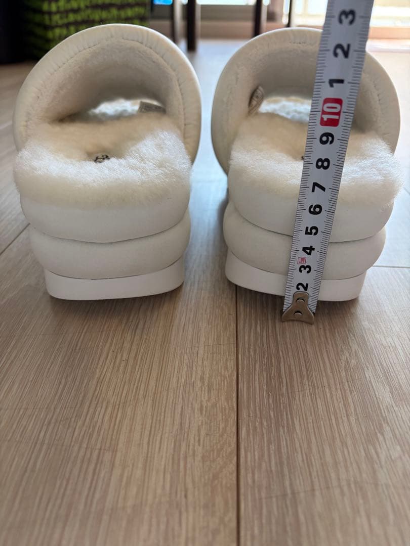 UGG アグ 厚底サンダル ムートンスリッパ