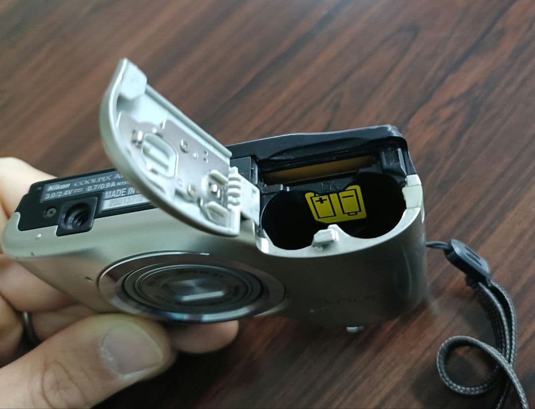 Nikon COOLPIX A10 シルバー コンパクトカメラ