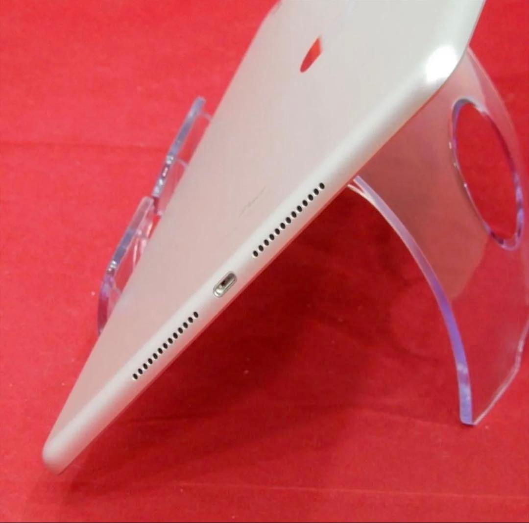 Apple iPad Wi-Fi 第8世代　32Gシルバー　ケース、ペン付き！