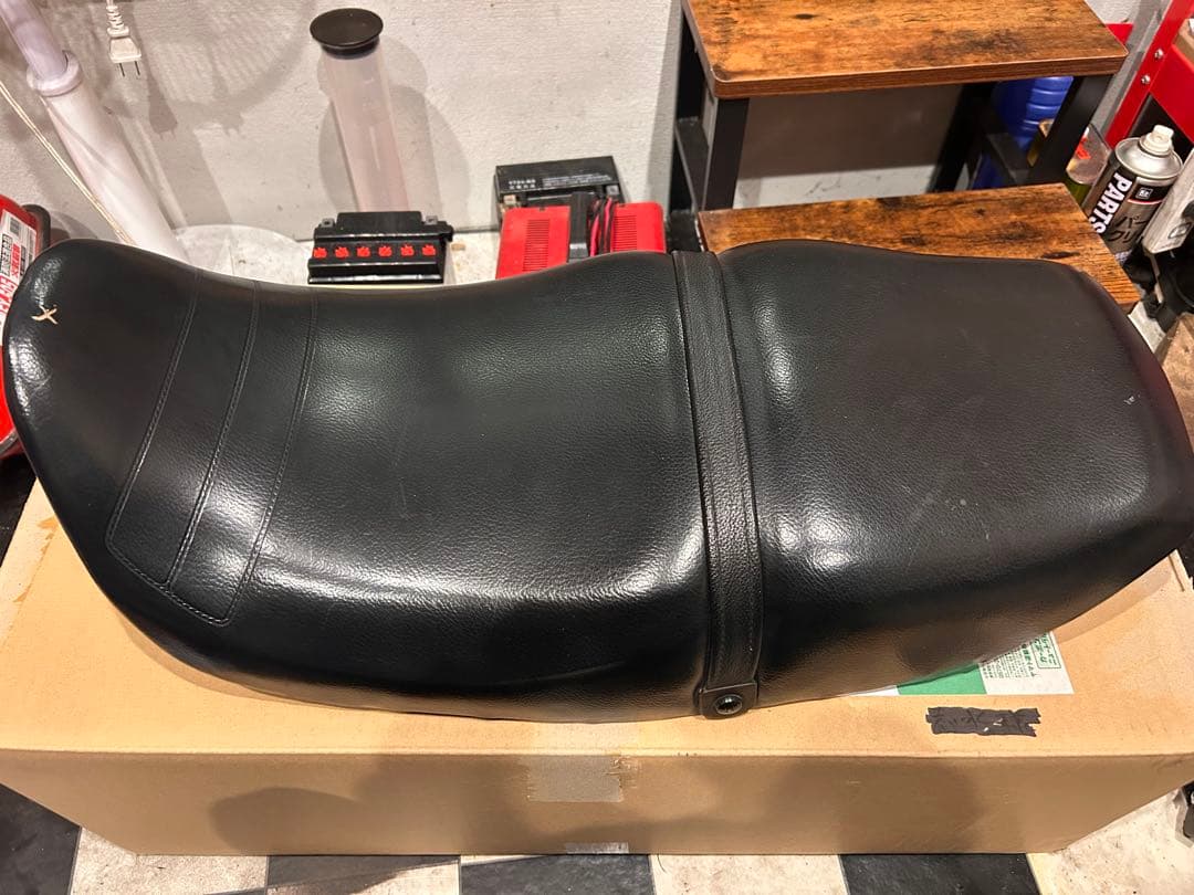 カワサキ　GPZ750 GPZ750F 純正シート