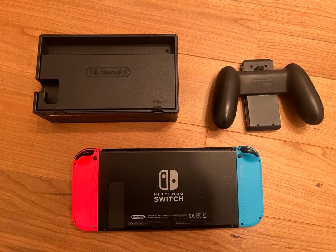 Nintendo Switch 本体 青/赤 付属品