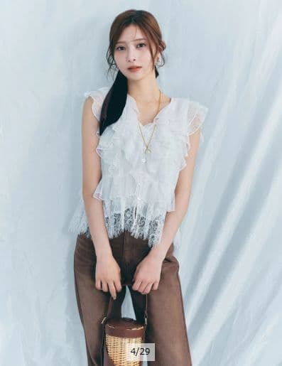 【まゆまゆ】【新品】　美脚セミフレアデニムパンツ 　リランドチュール