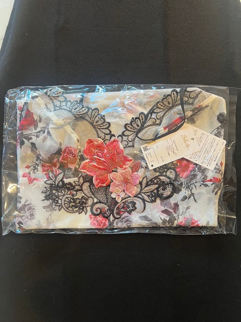 【新品タグ付き】 サルート 13グループ キャミソール & ショーツセット L