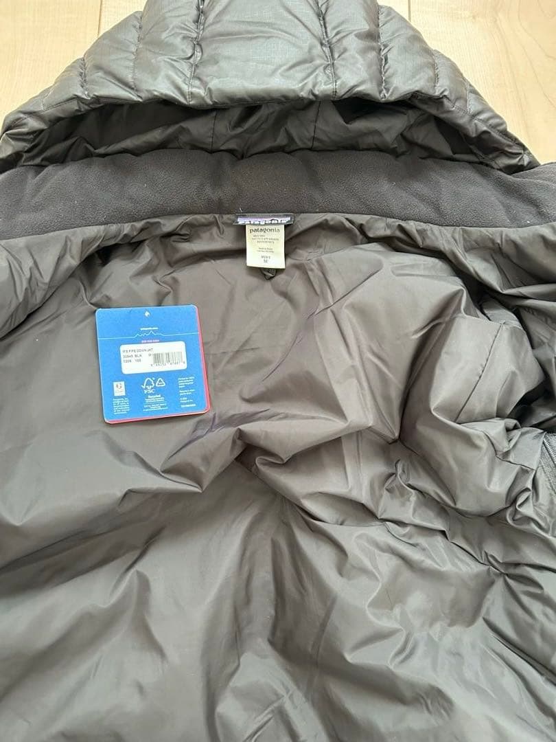 Patagonia ブラック ダウンジャケット フード付き M
