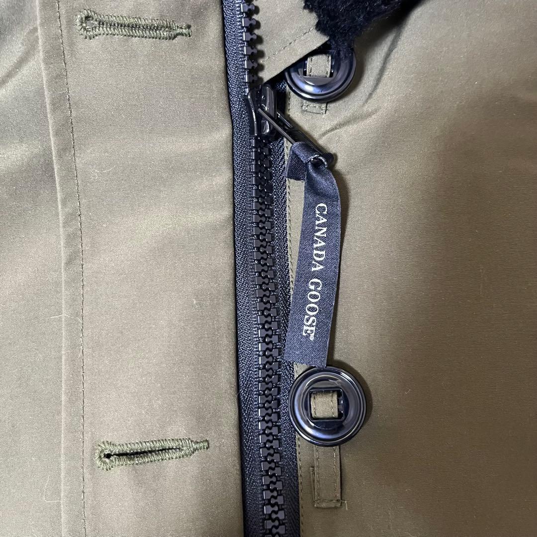 カナダグース　ラブラドールボンバー　カーキ　S