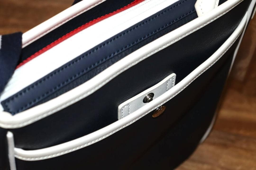 新品 カステルバジャック Mick ショルダーバッグ 税込定価1万6500円 Ⓗ