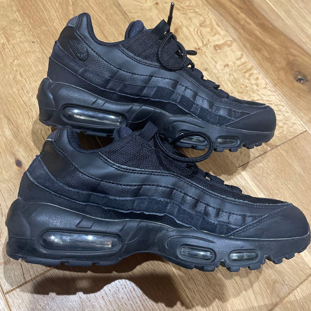 ナイキ エアマックス95 エッセンシャルトリプル ブラック2021年製