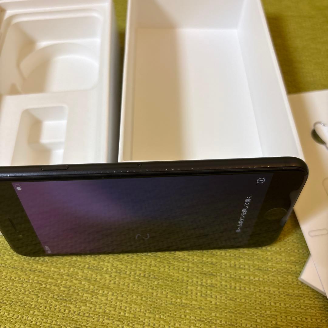 Apple iPhone SE2 ブラック 本体 64GB SIMフリー