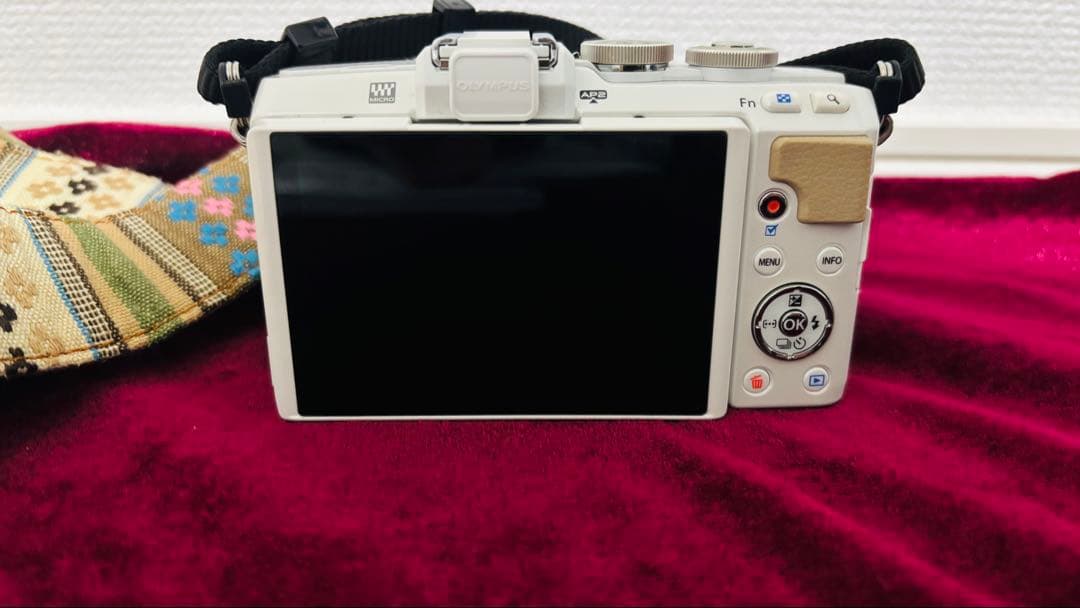 年末のみ値下げ中[美品] OLYMPUS PEN E-PL7