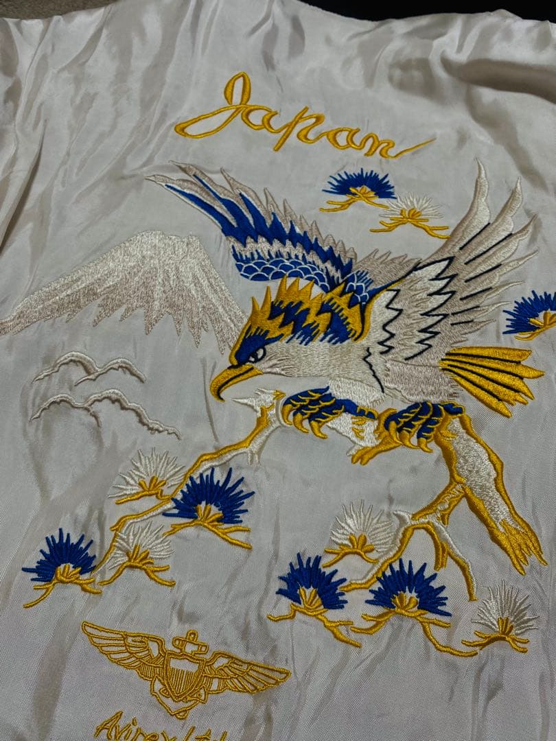 AVIREX 美品２面用 USAと日本 鷲 スカジャン サテン vintage