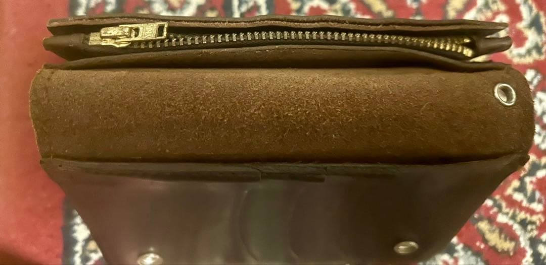 キシ　HTC スタッズウォレット #125 ダークブラウン