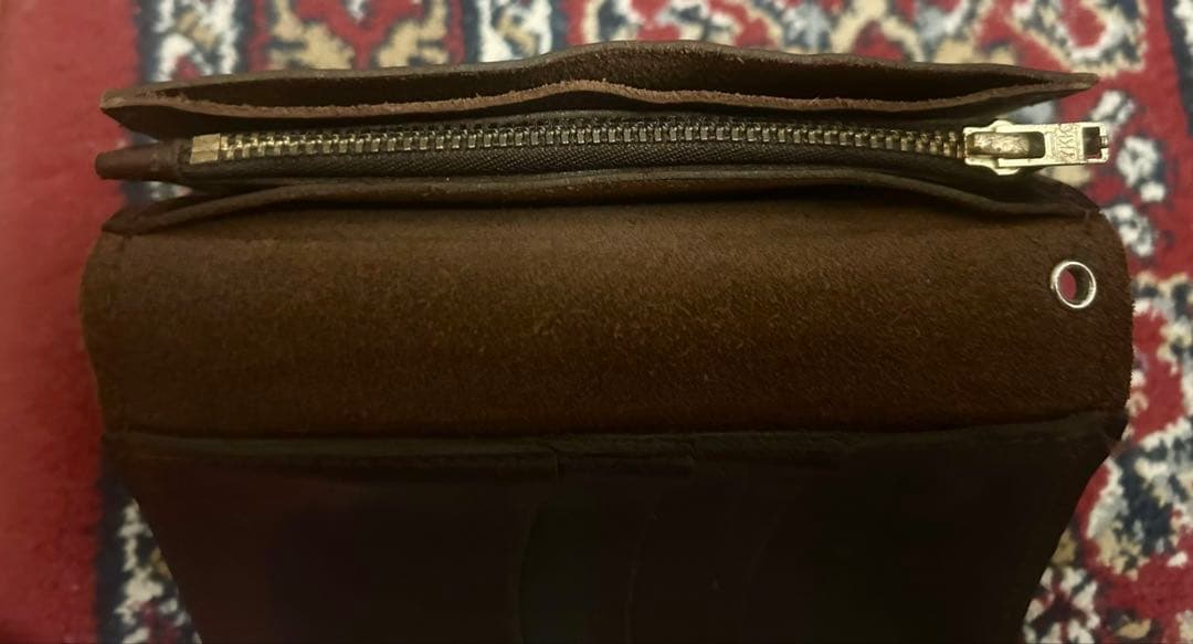 キシ　HTC スタッズウォレット #125 ダークブラウン