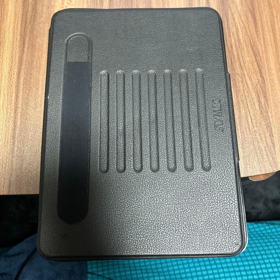 9.7インチiPad 2018 シルバー ケース付き