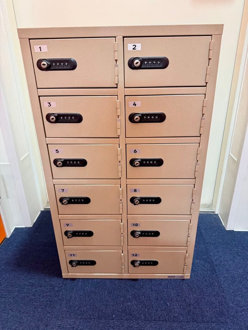 【美品】スチール製12扉ダイヤル式ロッカー 6段2列 グレー ベージュ