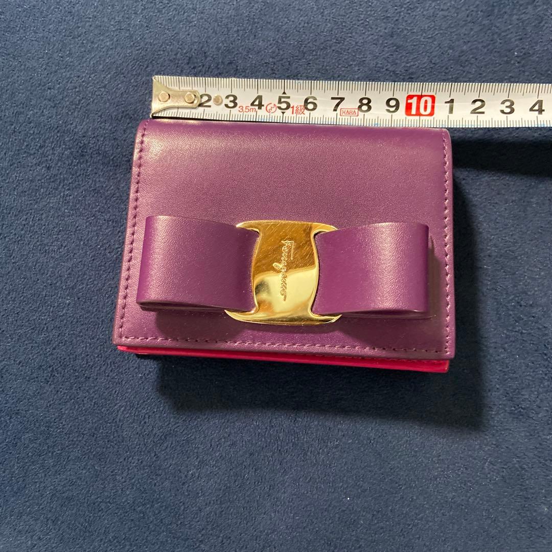 超美品　希少 フェラガモ　コンパクト　二つ折り財布