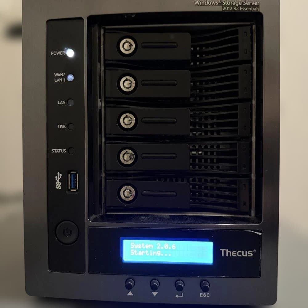 【メモリ16GB増設済】Thecus W5810 5ベイNASケース