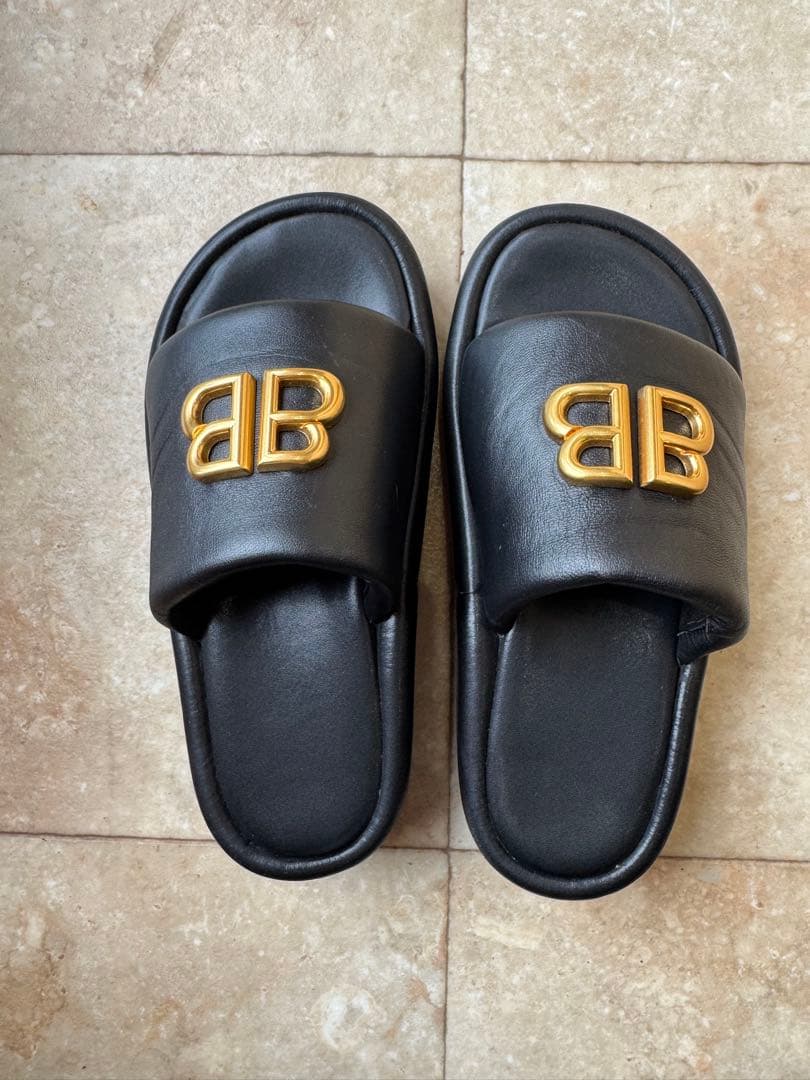 バレンシアガサンダル　ブラック BBロゴ