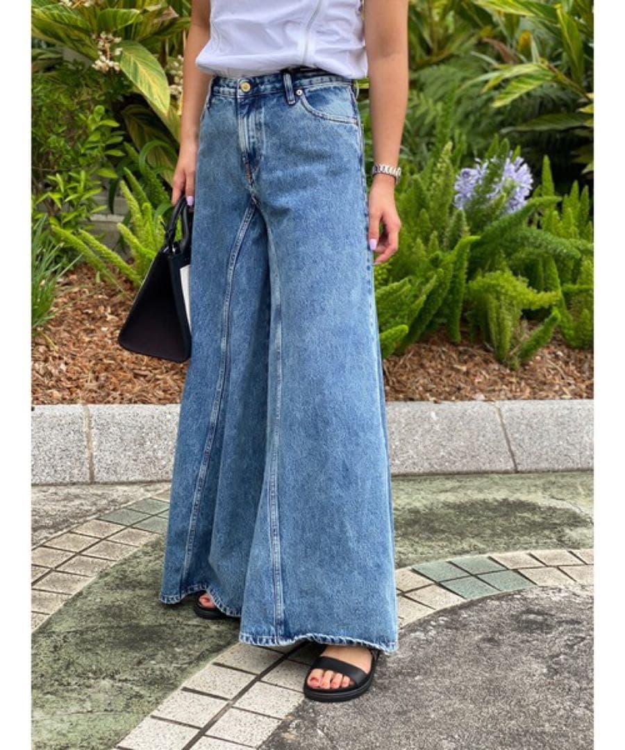 パンツ DIESEL D-SPRITZZ Wide Boot Cut Denim