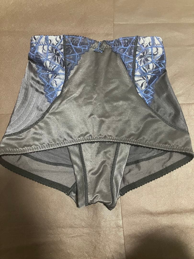 補正下着マルコ　カーヴィシャスカレス　ロングガードル　ショートガードル M64