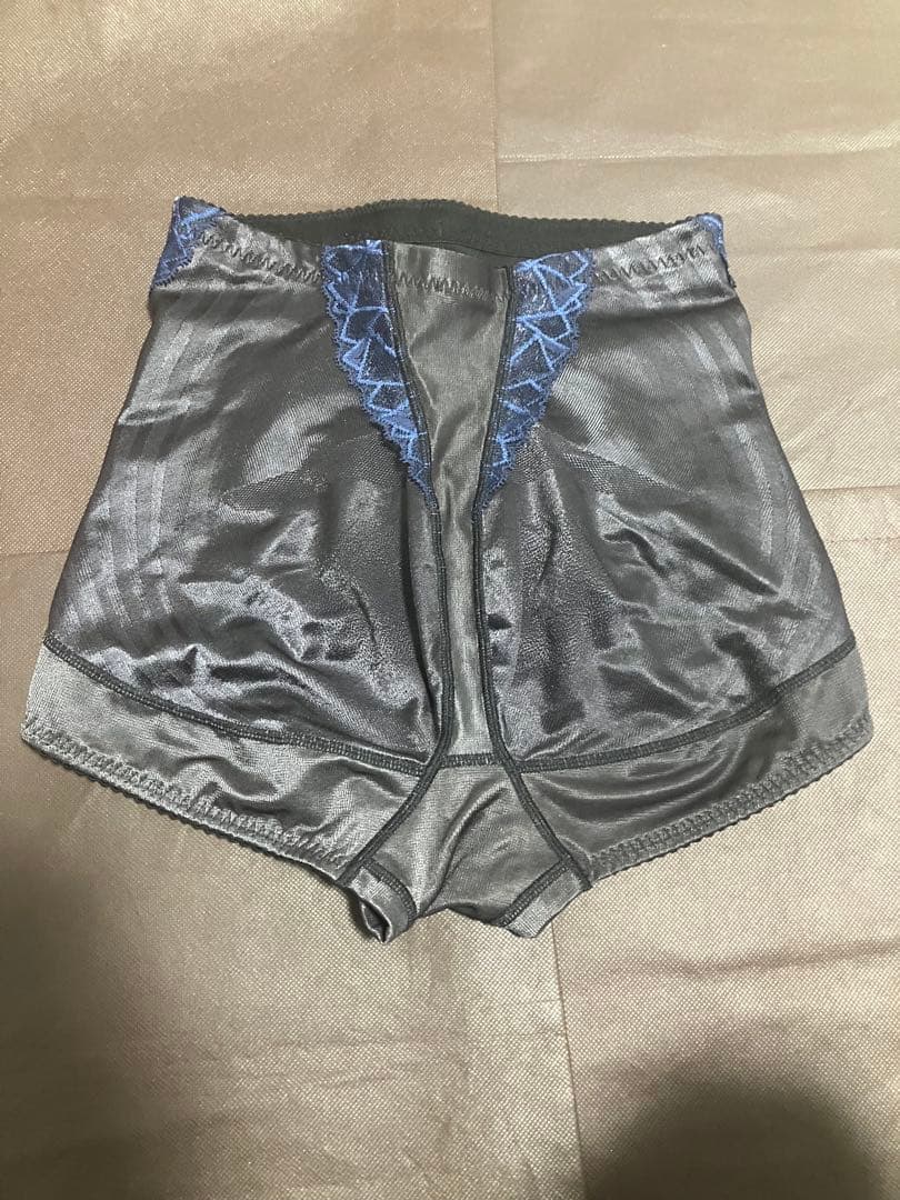 補正下着マルコ　カーヴィシャスカレス　ロングガードル　ショートガードル M64