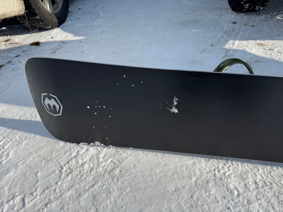 スノーボード 黒と白のストライプ