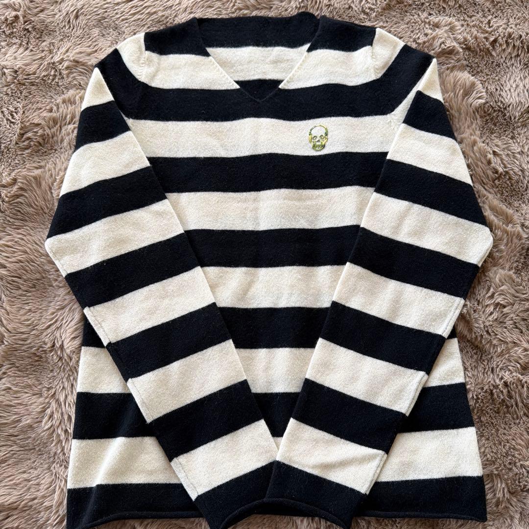 ルシアン ぺラフィネストライプ Vネックニット スカル刺繍付き
