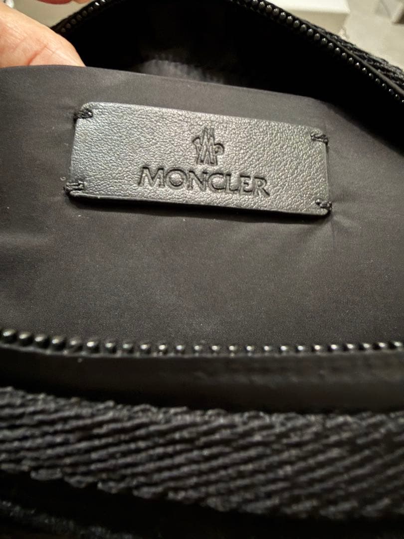 てつりんですモンクレール Cut Cross Body Bag